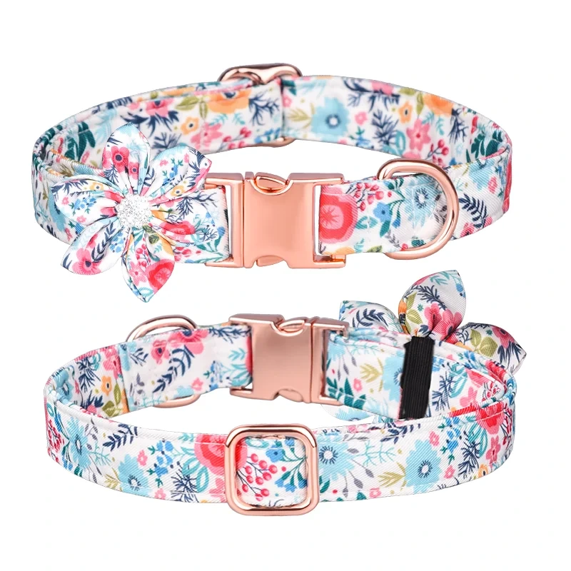 PAIRUIPETS Collier pour chien r&eacute;glable imprim&eacute; fleur avec n&oelig;ud papillon et boucles en m&eacute;tal