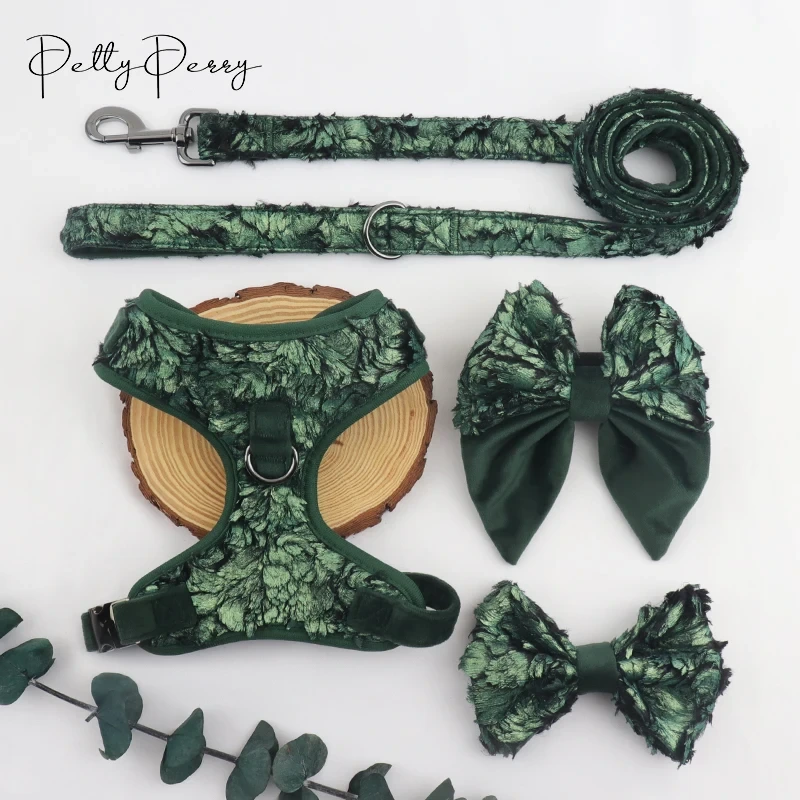 Pet Industry Dernière personnalisé bronzant en peluche en gros hiver velours chien harnais ensemble réglable de luxe collier pour animaux de compagnie harnais laisse nœud papillon ensemble 4 pièces Combo, image 6